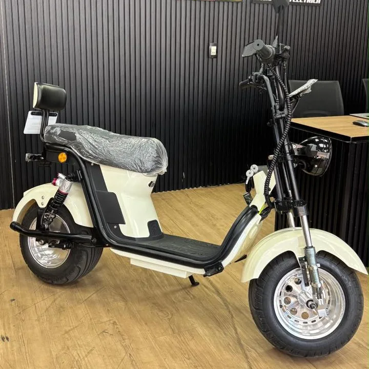 Scooter elétrica X16 na loja Topo Mob